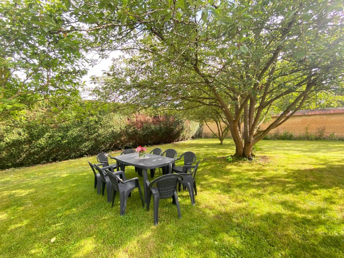Maison Chaleureuse Avec Un Grand Jardin La Bonneville Exterior foto